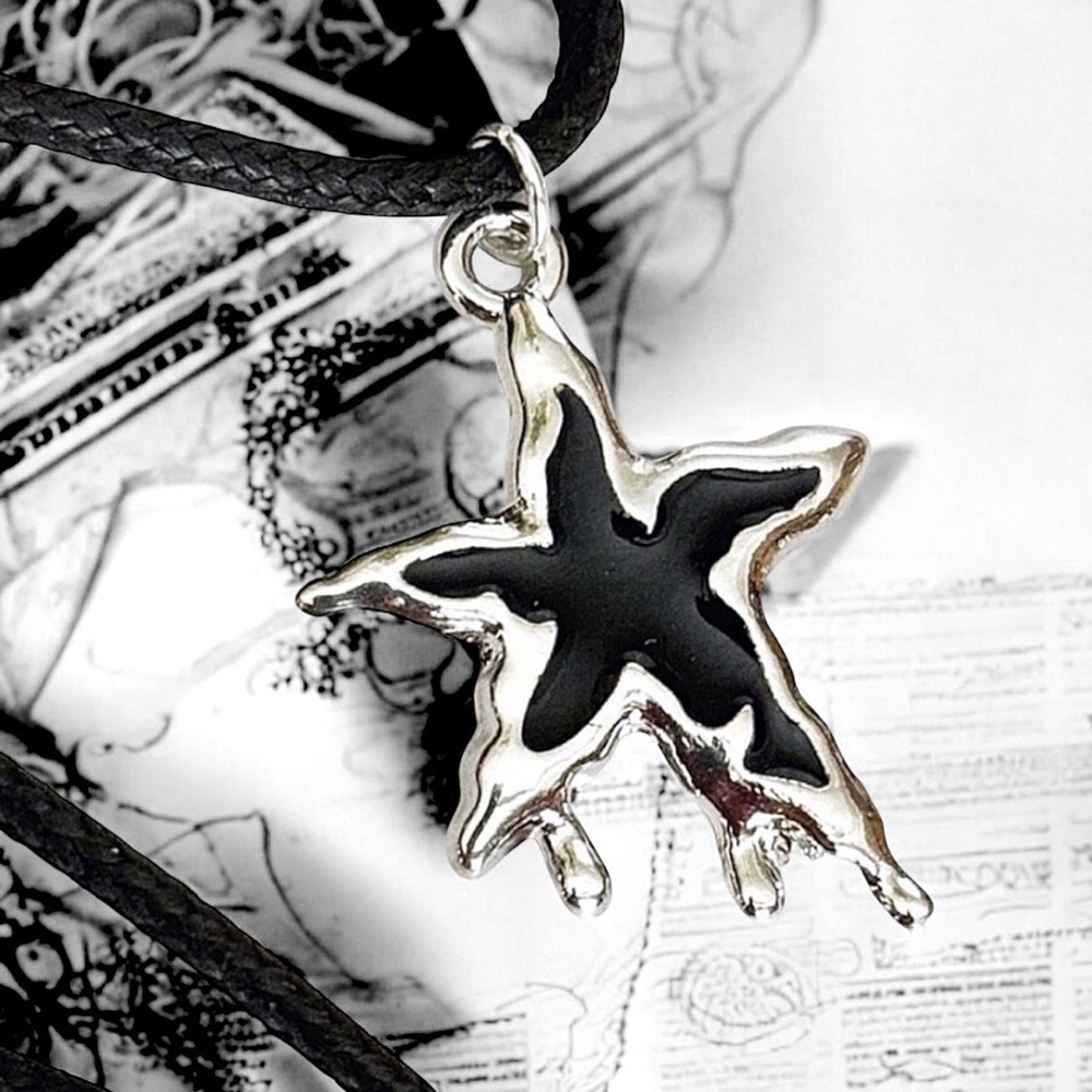 5 For $25💫Black and Silver Wicked Melting Star Pendant
